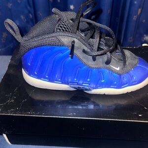 Nike Kids Black and Blue Sneakers